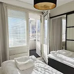 Appartement Modern One-bedroom With Glazed Sun Balcony, 350m Metro Helsinki