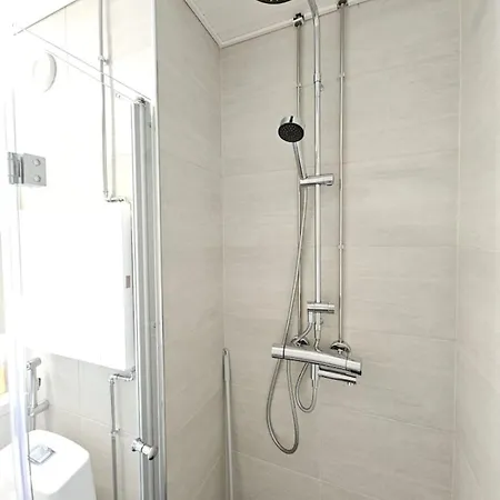 Modern One-bedroom With Glazed Sun Balcony, 350m Metro Apartment *