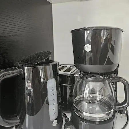 아파트 Modern One-bedroom With Glazed Sun Balcony, 350m Metro